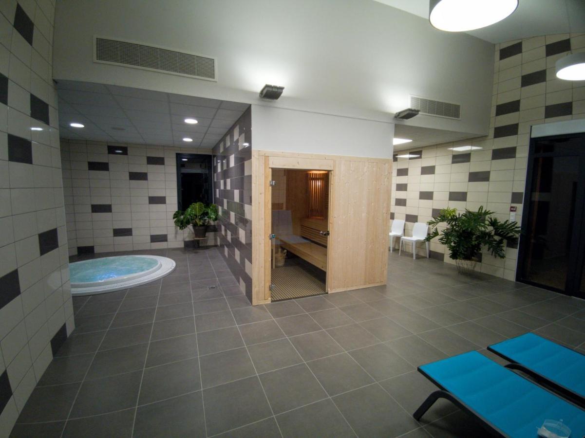 Les Quatre Vents Hotel Courpiere Exterior photo
